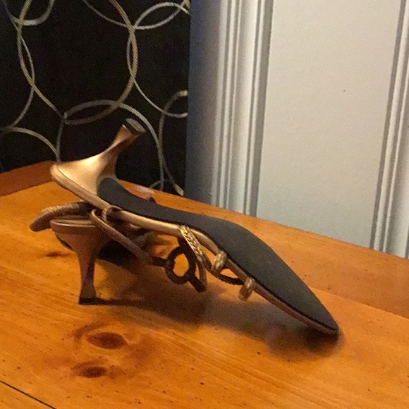 Worn sandals , man made material - Picture 7 of 7